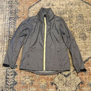 Izod Women’s Size M Navy Blue/White Golf/Rain/Sailing Jacket with Yellow Accents